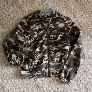 Women’s Camouflage Jacket/Blazer